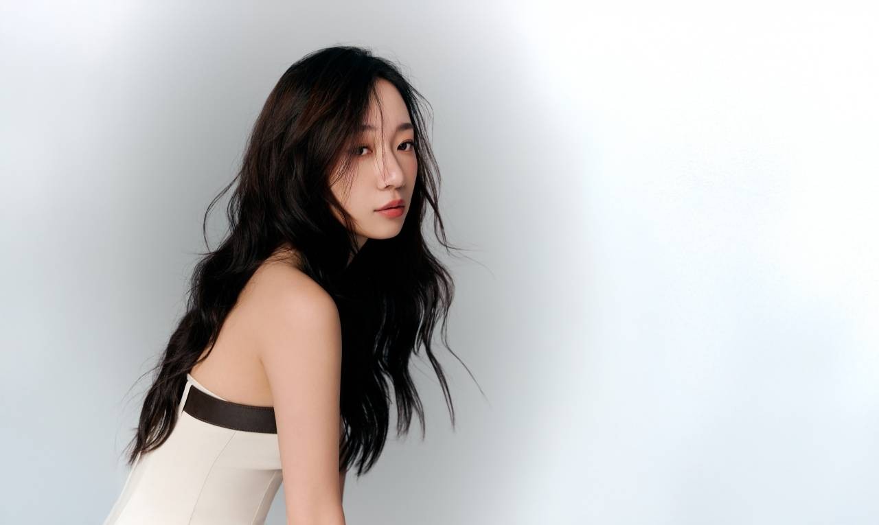 华语R&B Live小天后吴卓源全新EP《brb》 探寻音乐心路历程封面图