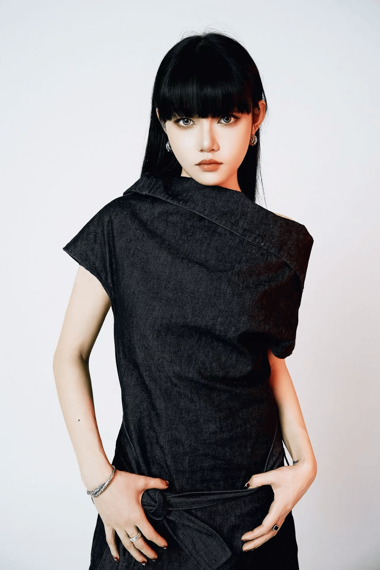 电子流行唱作人Astera7戚雁南签约电音厂牌Liquid State, 并于12/5发布个人首张EP封面图