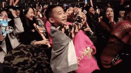 陈小春官宣应采儿怀二胎，他们凭什么是娱乐圈的爱情模范？封面图