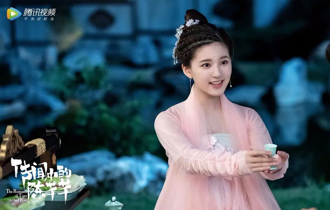 赵露思：如果不当演员了，我现在应该在星巴克上班封面图