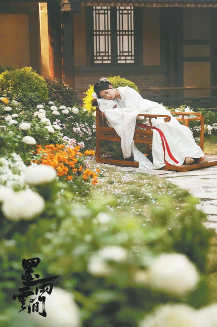 现实题材热剧迭出 微短剧开辟新赛道封面图