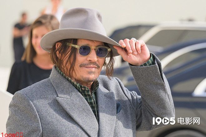 约翰尼·德普携《埃比尼泽：圣诞颂歌》回归好莱坞封面图