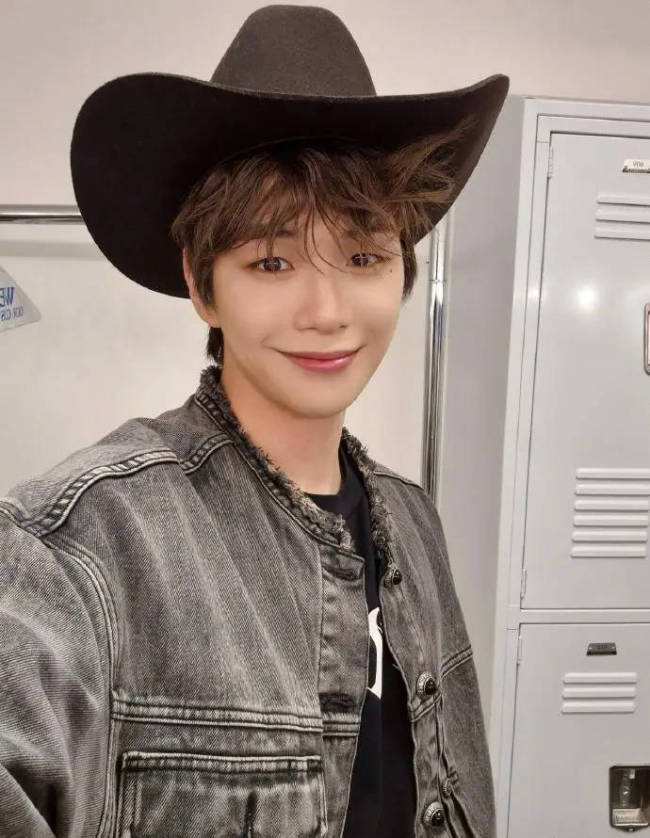 姜丹尼尔在美国被抢劫 演出服装假发周边产品被偷