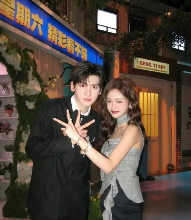 翟潇闻对接回应和吴宣仪三搭：并非为了CP热度