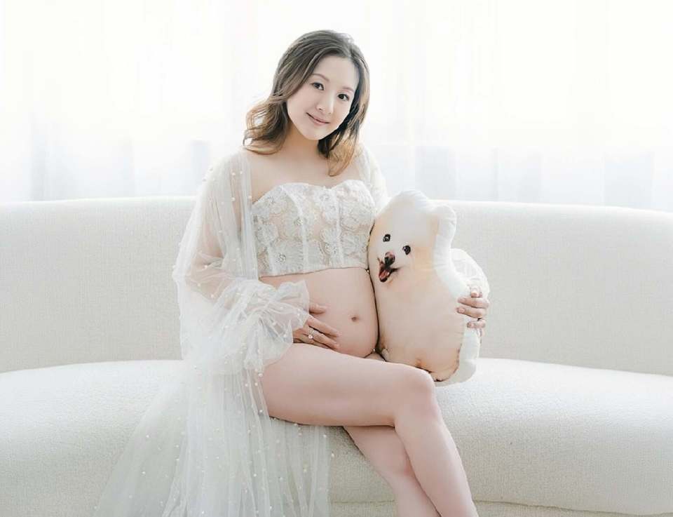 恭喜！香港知名女星怀孕九个月临盆在即，大方透露是人工受孕封面图