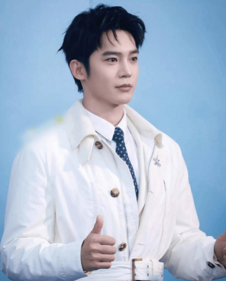 于适拍摄期间意外撞到头部 对接发文报平安