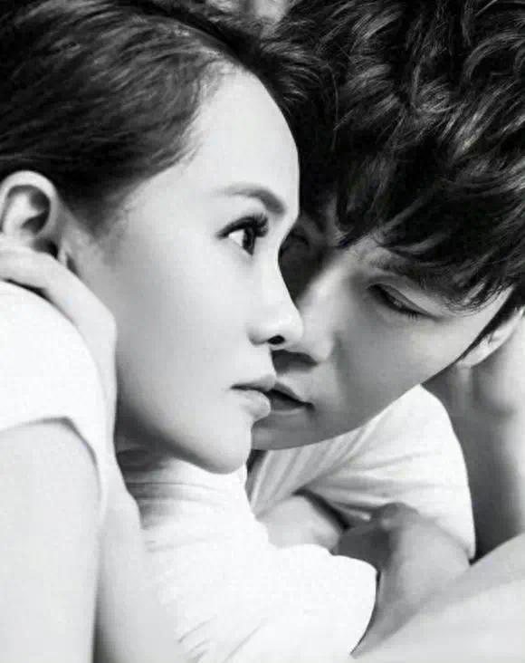 看哭！秦昊47岁生日，57岁伊能静写了一篇长文，再次回应婚变问题封面图