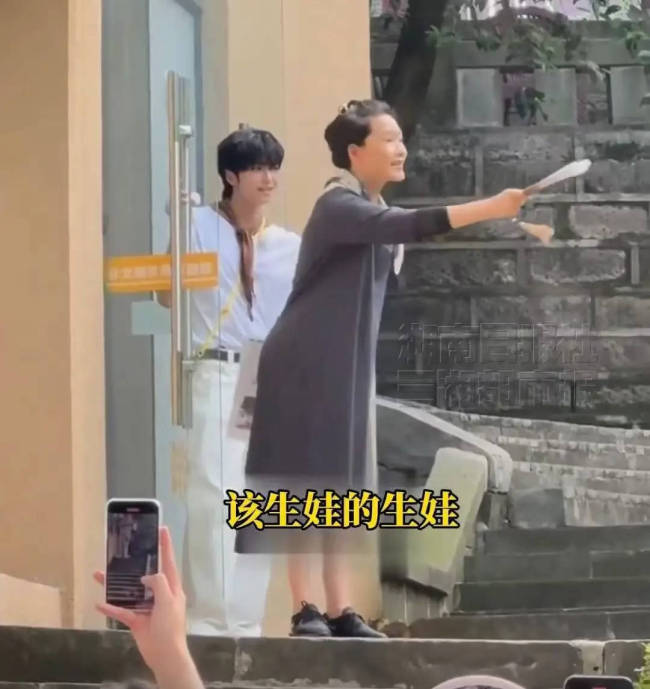 何赛飞喊话粉丝以追求自己的生活为主