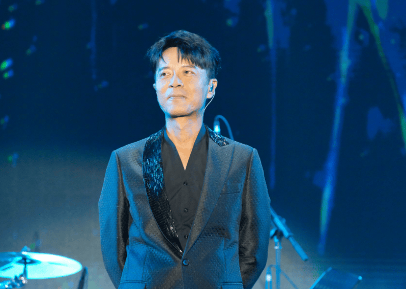 李克勤回应岳父和妻弟断绝关系：完全支持及尊重其决定封面图