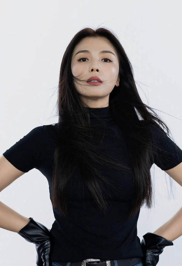 刘涛气场全开，御姐范儿十足。