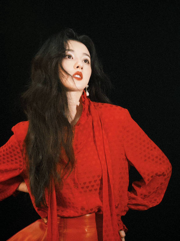 宋祖儿鼻子高挺。