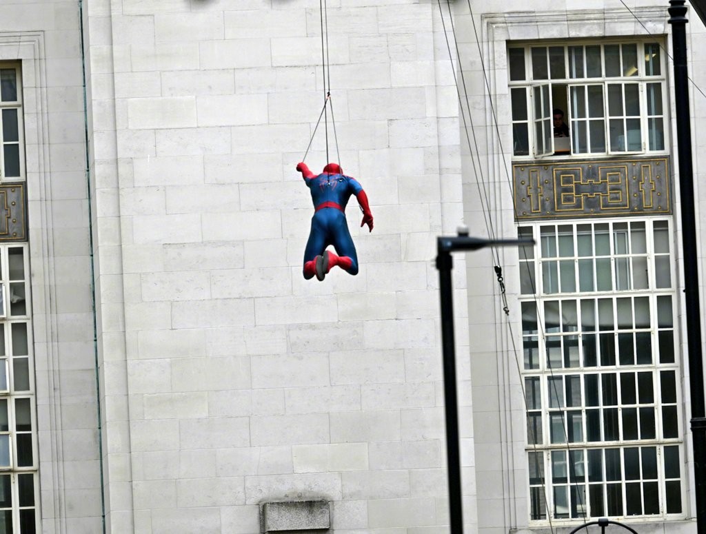 漫威《蜘蛛侠4》新片场照 蜘蛛侠和绿巨人现身