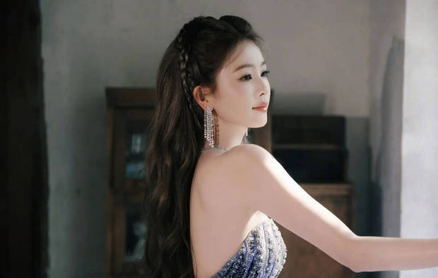 白鹿梦幻又优雅。