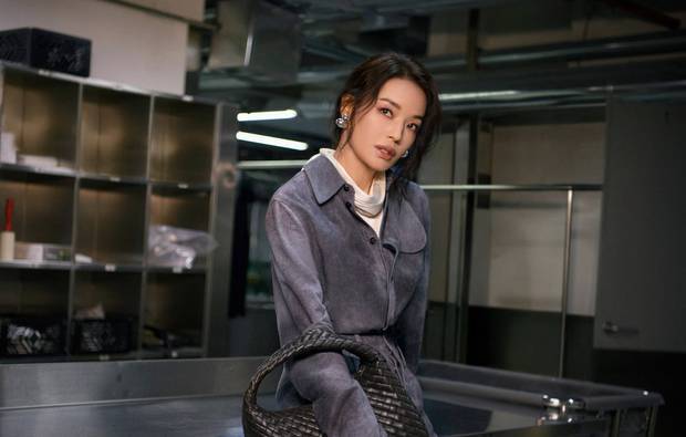 舒淇五官精致大气。