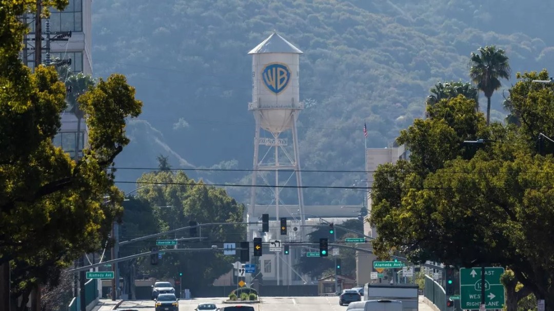 华纳兄弟收购案进入第二轮 网飞竞购报价百亿现金