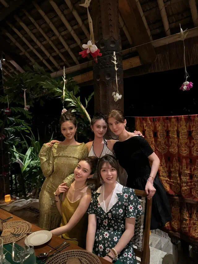 吴千语在夕阳下奔跑，她在韩国街头很美，施伯雄陪她和她闺蜜逛街封面图