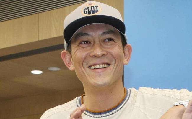 陈冠希在飞机上怒斥机组人员引热议！经纪人回应了