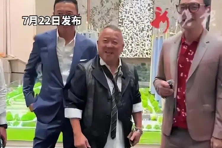 贪财好色没底线，曾志伟辜负了很多人，却把唯一的温柔留给郑欣宜封面图