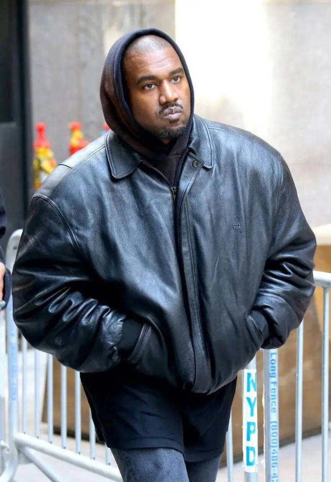 侃爷上海演唱会迟到早退引热议！主办方发声明道歉