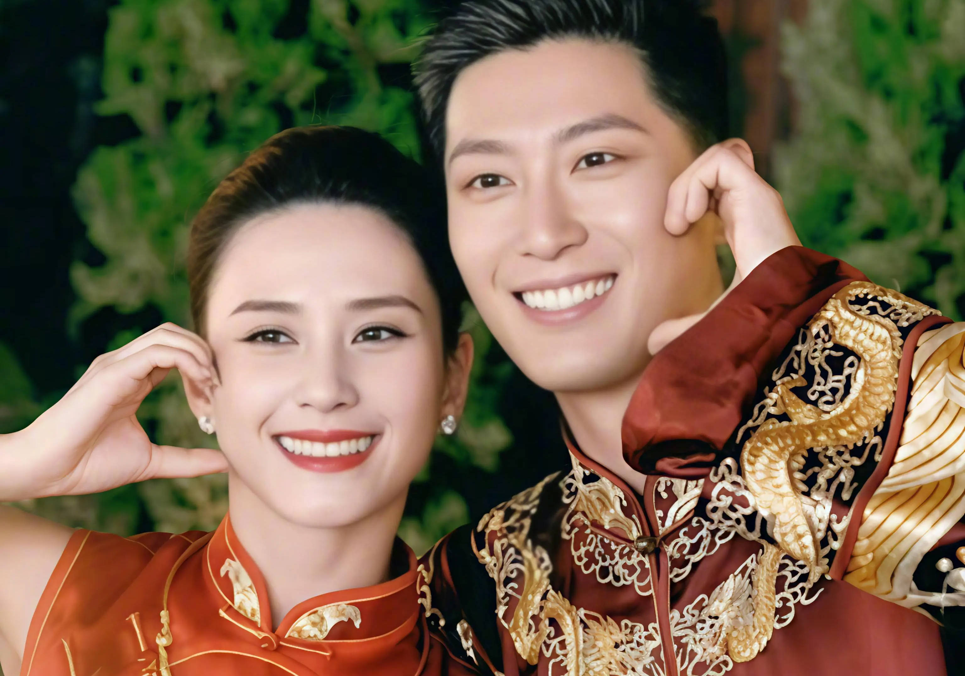 何超莲坦言窦骁搭讪招数很low 后因合影化解初识尴尬封面图