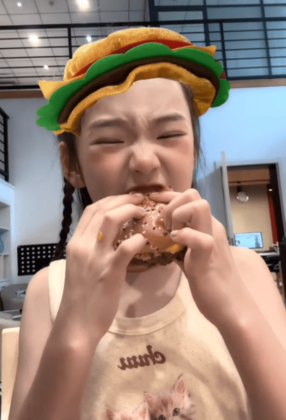 小酒窝追妈妈电视剧上头 直言不同意董璇打蒋峤西