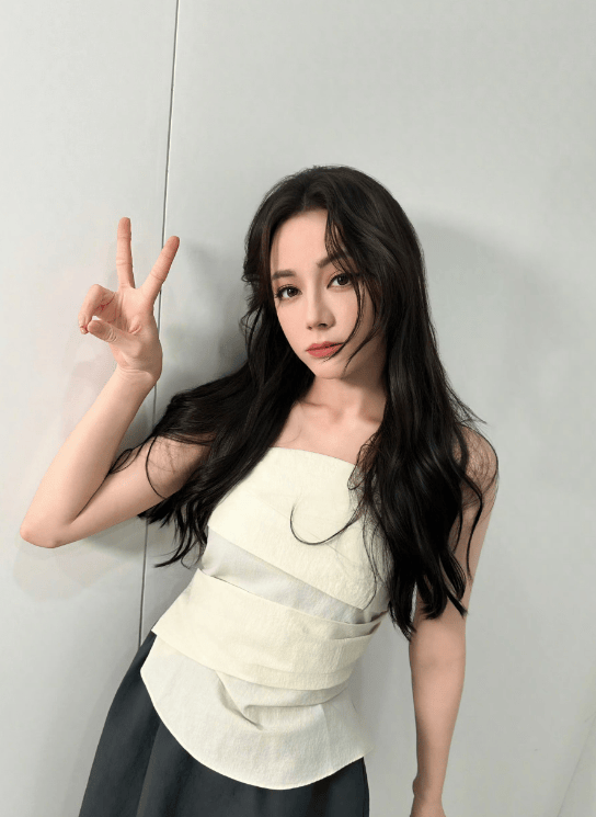 对接回复迪丽热巴身体状况：早前已看过医生