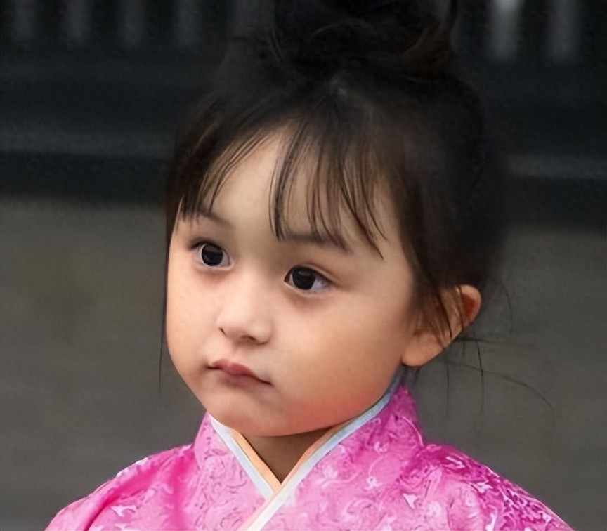 2岁出道年入百万，因长相甜美被禁止整容的刘楚恬，如今长成啥样?封面图