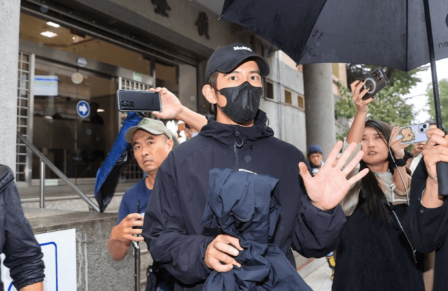 陈柏霖修杰楷交保50万新台币 会尊重司法配合调查