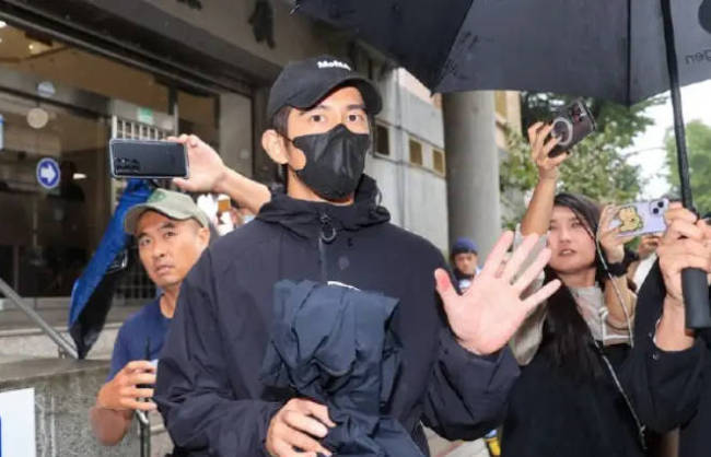 贾静雯称孩子目击修杰楷上铐受惊 警方回应