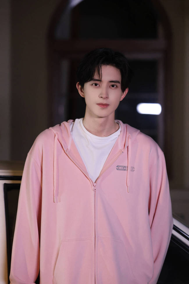 敖瑞鹏方发长文回应被跟车：事后第一时间报了交警