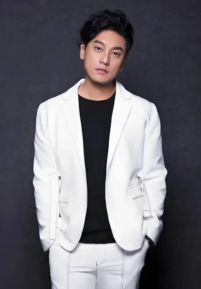 朱孝天回应身份质疑：虽非内地长大但一直是中国人