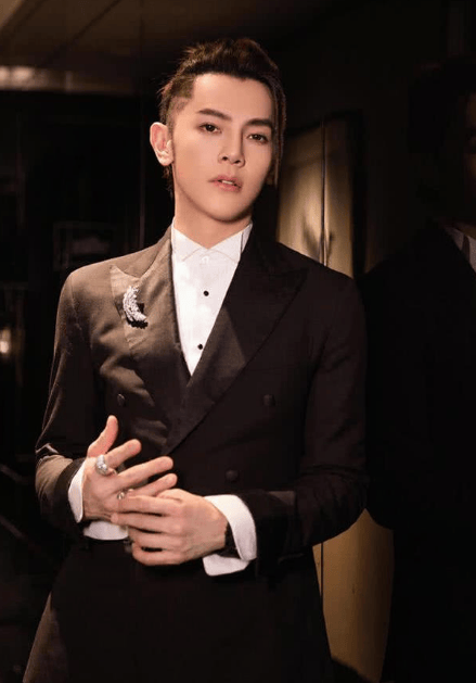 汪东城怒斥“黄牛”为恶人：害我买不到Labubu