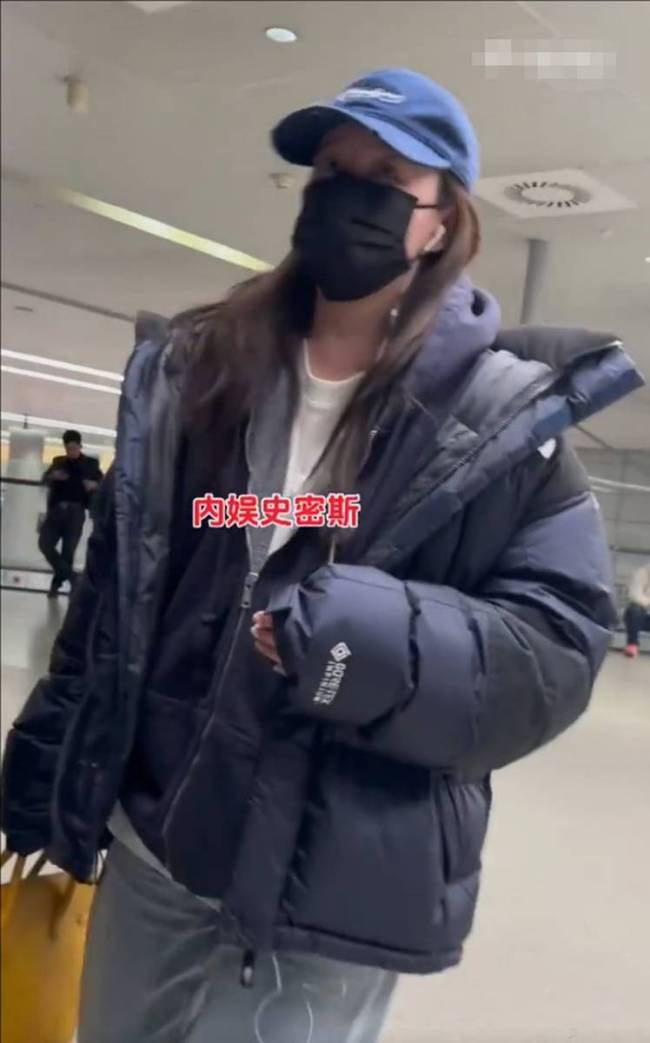 阚清子直播中官宣自己怀孕 此前数次传已经怀孕