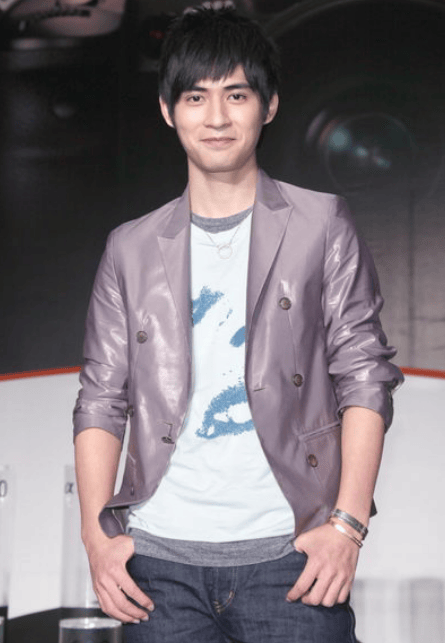 周渝民回应“F4”合体开演唱会为捞金