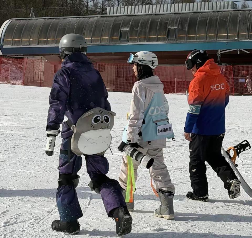 阿那亚偶遇沈腾！个子高还有帅哥底，年轻颜值能当偶像派封面图