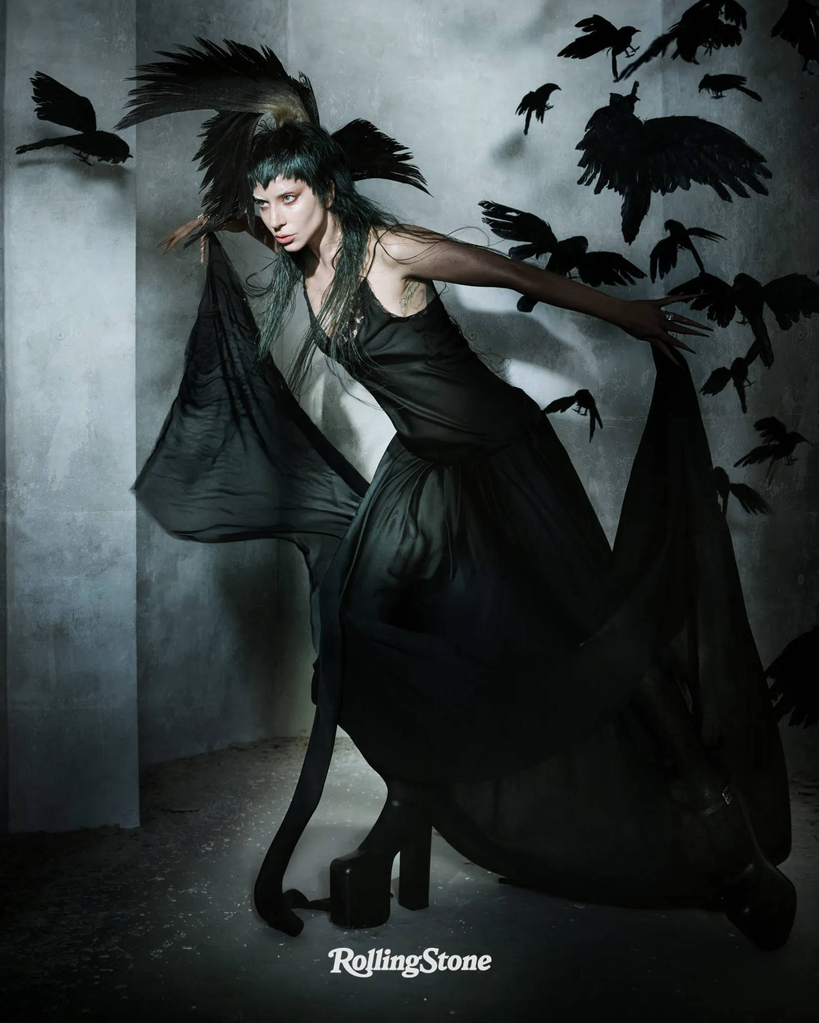 人气女歌手Lady Gaga透露婚期将近！坦言向往成为妈妈封面图