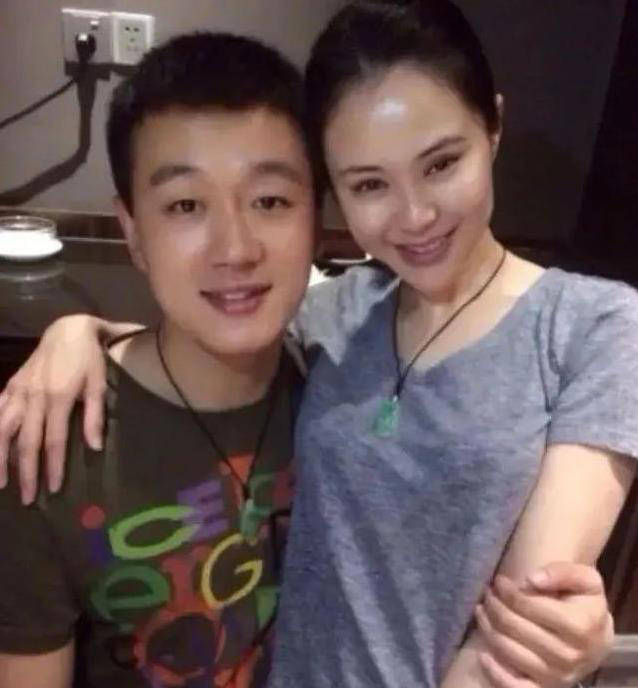 佟大为穷追女老师，18年婚姻零绯闻，真爱有多稳？封面图