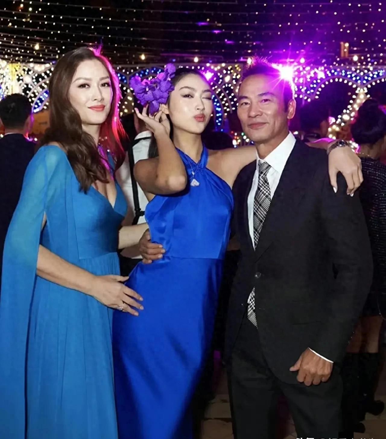 任达华一家意大利参加婚礼，20岁女儿任晴佳身材高挑，美如超模封面图