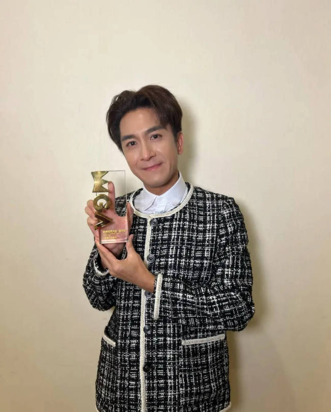 马国明晒近照被说姨味重 去年曾获最佳衣着男艺人