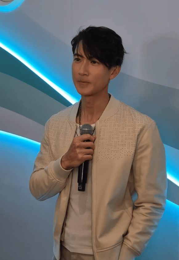 吴尊回应女儿NeiNei疑似早恋：我15岁就谈恋爱了