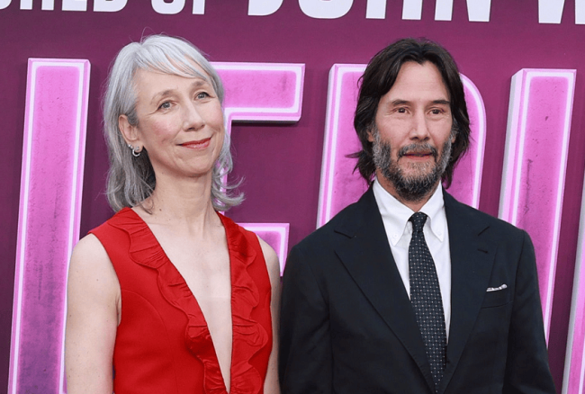 基努里维斯被曝已结婚 外媒用“妻子”称呼其女友