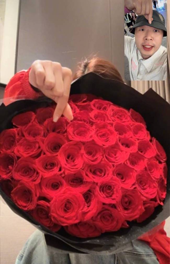 杜海涛七夕前晒与沈梦辰合照！送大束红玫瑰秀恩爱