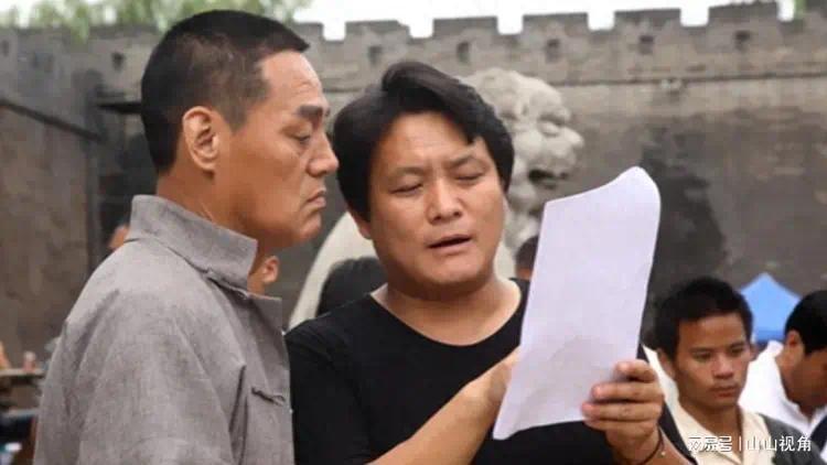 多大仇？演员巍子怒骂：这辈子最后悔的事，就是领养了这个白眼狼封面图