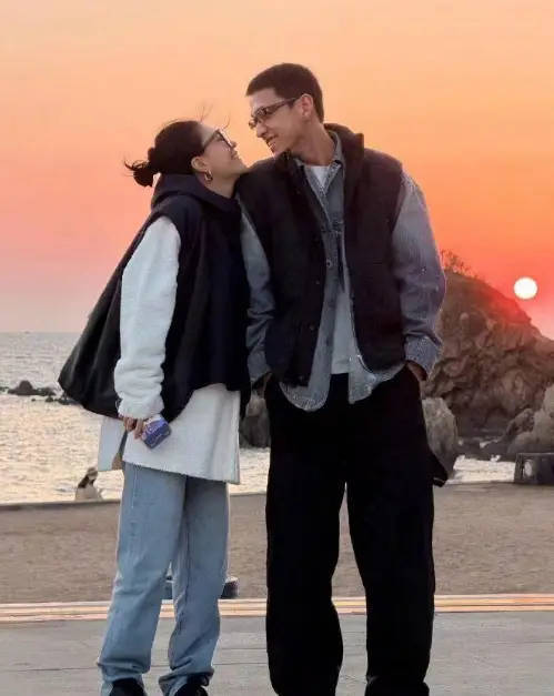 李嘉格官宣新恋情 称与对方合拍适配封面图