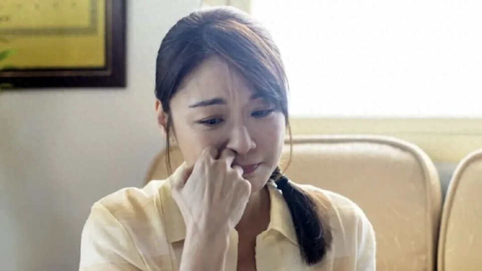 25岁男子被捕！47岁女星自曝遭性侵偷拍，最新进展封面图