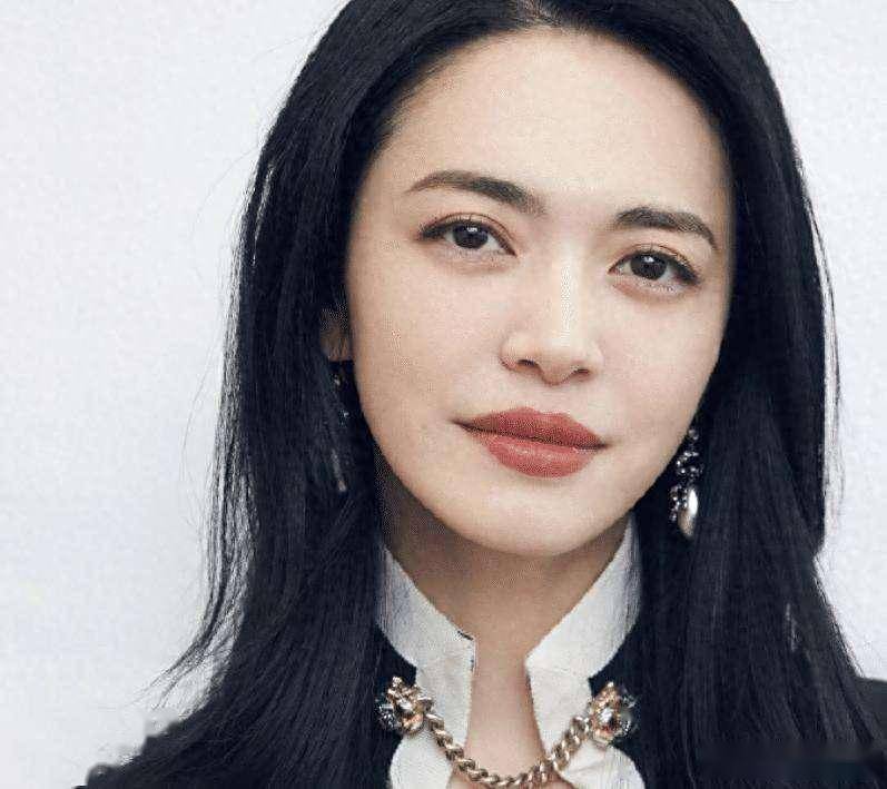 姚晨为崔丽丽发声：一位勇敢无畏的女士！却遭部分人质疑“蹭热度”封面图