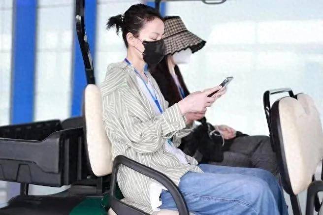 王菲陪伴李嫣术后返京，母女情深引关注封面图