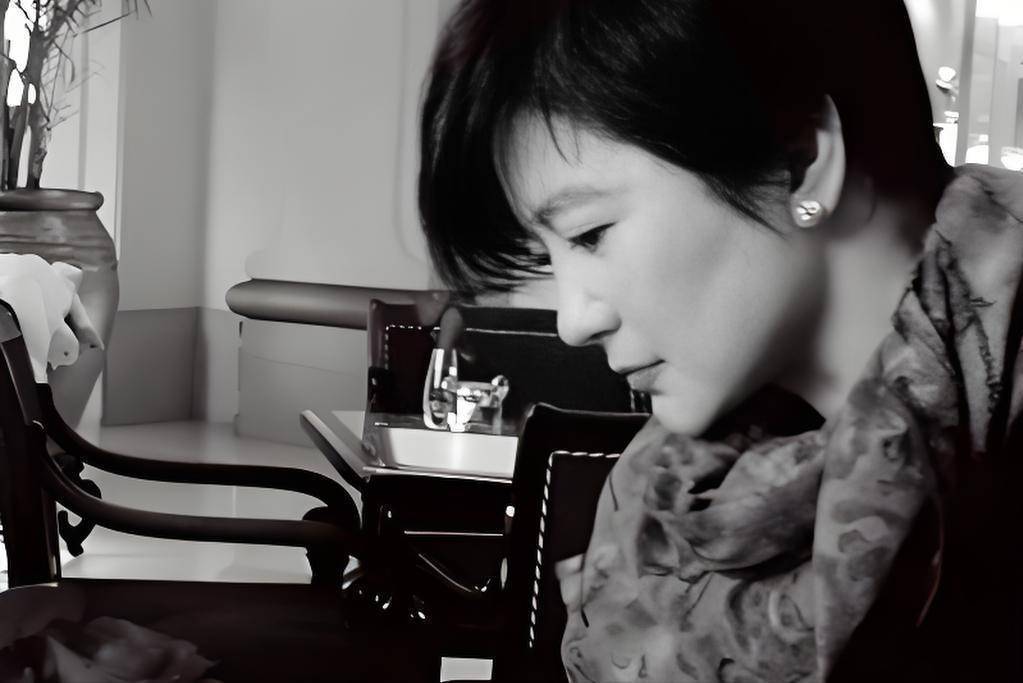 从“花瓶”到文化人：林青霞用努力打破偏见，流量明星又该如何自处？